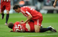 Fussball 1. Bundesliga :  Thomas Mueller mit Mario Gomez (FC Bayern Muenchen)