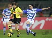Fussball 1. Bundesliga: Dortmund - Duisburg, Zweikampf