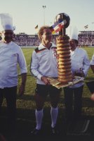 Fussball Deutschland-Jugoslawien: Rummenigge bekommt Baumkuchen