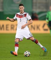 Fussball U 21 Laenderspiel: Niklas Suele (Deutschland)