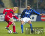 Fussball UCL: Leverkusen - Inter, Zweikampf