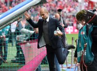 Fussball 1. Bundesliga Saison 14/15: Trainer Pep Guardiola (FC Bayern Muenchen)