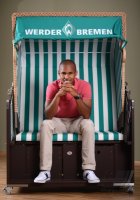 Fussball 1. Bundesliga, Saison 2012/2013, Werder Bremen: Theodor Gebre Selassie im exklusiven Pressefoto ULMER Fotoshooting