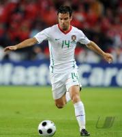 FUSSBALL EURO 2008: Portugal, Quaresma Einzelaktion