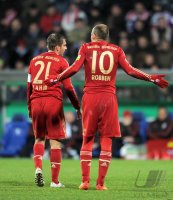 Fussball DFB Pokal 11/12 : Philipp Lahm, Arjen Robben (v. li., FC Bayern Muenchen)
