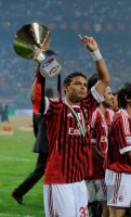 FUSSBALL SERIE A:  Meister 2011  AC Mailand:  Thiago Silva  mit Pokal