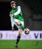 FUSSBALL, EUROPA LEAGUE GRUPPENPHASE: Bremen, MERTESACKER Einzelaktion