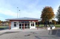 Fussball 1. Bundesliga: Paulaner Treff Biergarten auf dem FC Bayern Trainingsgelaende an der Saebenerstrasse