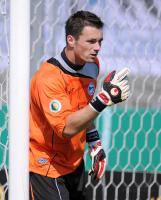 Fussball DFB Pokal: Torwart Dennis Eilhoff (Bielefeld)