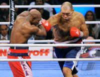 Boxen:  Nikolai Walujew vs. Evander Holyfield
