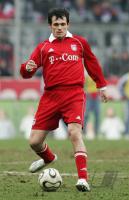 Fussball 1. Bundesliga: Bayern Muenchen - Eintracht Frankfurt, Einzelaktion am Ball.