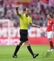 Fussball 1. Bundesliga Saison 16/17: FC Bayern Muenchen - FC Schalke 04