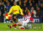 Fussball CL: Dortmund - Eindhoven, Zweikampf