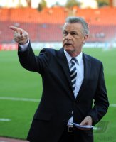Fussball CHL  Saison 2011/2012:  Trainer Ottmar HITZFELD (Schweiz)