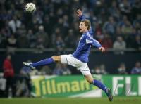 Fussball Uefa-Pokal: Schalke - Palermo, LARSEN Einzelaktion