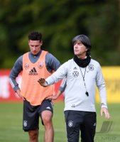 Fussball Training Deutsche Nationalmannschaft in Stuttgart: Trainer Joachim Loew (Deutschland)
