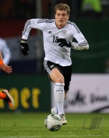 FUSSBALL INTERNATIONAL: Deutschland, KROOS am Ball