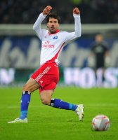 Fussball: 1. Bundesliga Saison 2010/2011: Hamburger SV, VAN NISTELROOY am Ball