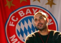 Fussball 1. Bundesliga 13/14: Trainer Guardiola (FC Bayern Muenchen) zu Besuch beim FC Bayern Fan Club Glonn94