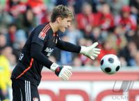 FUSSBALL 1. BUNDESLIGA: Leverkusen, ADLER
