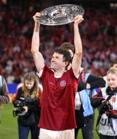 Fussball 1. Bundesliga 24/25: FC Bayern Muenchen feiert die 34. Deutschen Meisterschaft
