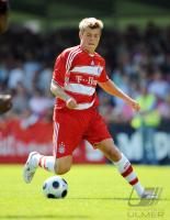 Fussball 1. Bundesliga: FC Bayern Muenchen, KROOS am Ball