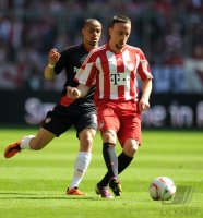 Fussball 1. Bundesliga : Franck Ribery (re, FC Bayern Muenchen) gegen Sidney Sam (li, Bayer 04 Leverkusen)