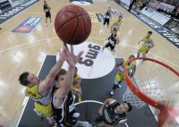 Basketball  1. Bundesliga  10/11  Walter Tigers Tuebingen - Phoenix Hagen