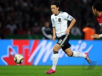 Fussball International EM 2012 - Qualifikation:  Deutschland, OEZIL Einzelaktion