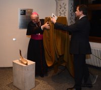 Stele zum Gedenken an Pater Rupert Mayer im Wilhelmsstift Tuebingen