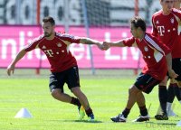 Fussball 1. Bundesliga: Diego Contento, Rafinha (v.li., FC Bayern Muenchen)