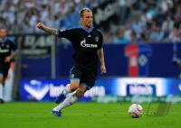 Fussball 1. Bundesliga  Saison 2010/2011: Schalke 04, RAKITIC am Ball