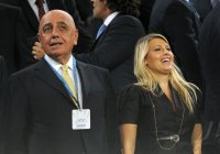 Fussball Champions League  Saison 2011/2012:  Adriano Galliani mit Barbara Berlusconi der Tochter von Silvio Berlusconi (v. li., AC Mailand)
