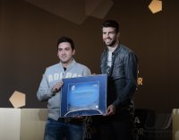 Fussball International  FIFA Ballon d Or 2012: Gerard Pique (Barca) und Alfonso Ramos (Spanien)