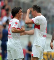 Fussball 1. Bundesliga  Saison 2011/2012: Shinji Okazaki, William Kvist (v. li., VfB Stuttgart)