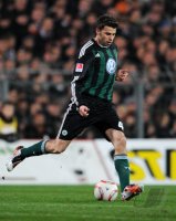 Fussball: 1. Bundesliga Saison 2010/2011: Wolfsburg, BARZAGLI am Ball