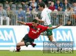 Fussball Bundesliga: Bremen - Leverkusen, Zweikampf