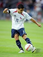 FUSSBALL, INTERNATIONAL, Chile: TELLO Einzelaktion