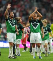Fussball 1. Bundesliga Saison 2010/2011: Hugo Almeida, Mikael Silvestre (v.li., SV Werder Bremen)