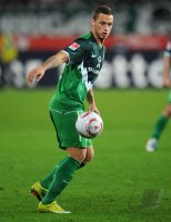 Fussball: 1. Bundesliga Saison 2010/2011: Bremen, ARNAUTOVIC am Ball