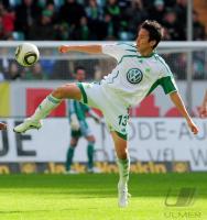 FUSSBALL, 1. BUNDESLIGA, 29. Spieltag: Wolfsburg, HASEBE Einzelaktion