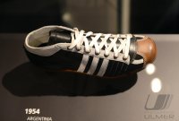 Fussball 1. Bundesliga: Die Erlebniswelt des FC Bayern Muenchen in der Allianz Arena