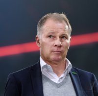 Fussball DFB Pokal 2. Runde 16/17: FC Bayern Muenchen - FC Augsburg