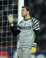 Fussball CHL  Saison 2010/2011:   Torwart Julio Cesar (Inter Mailand)