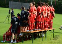 Fussball 1. Bundesliga 2012/2013:  Fototermin beim  FC Bayern Muenchen