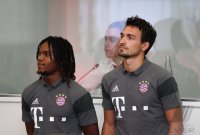 Fussball 1. Bundesliga 16/17: FC Bayern Muenchen Neuzugaenge Hummels und Renato Sanches