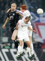 Fussball 1. Bundesliga: Gladbach - Hamburg, Zweikampf