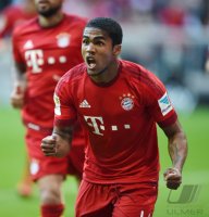 Fussball 1. Bundesliga Saison 15/16: JUBEL Douglas Costa (FC Bayern Muenchen)