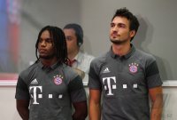 Fussball 1. Bundesliga 16/17: FC Bayern Muenchen Neuzugaenge Hummels und Renato Sanches
