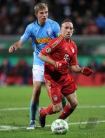 Fussball DFB Pokal 11/12 : Christoph Kramer (li, VfL Bochum) gegen Franck Ribery (FC Bayern Muenchen)